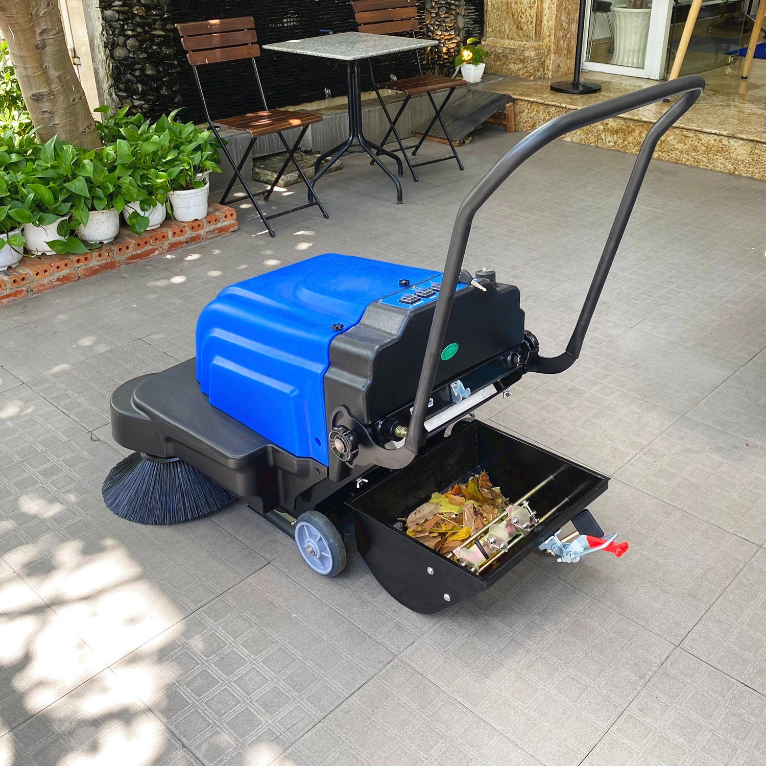 Xe quét rác đẩy tay Tahawa HC680 Xe quét rác đẩy tay Tahawa HC680