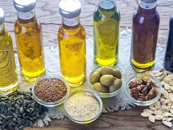 Vì sao nên chuyển sang sử dụng dầu ăn nguyên chất trong bữa cơm gia đình?