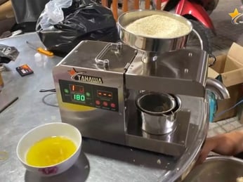 Tổng hợp Các loại hạt phổ biến có thể ép dầu bằng máy ép dầu gia đình