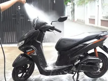 Rửa Xe Đúng Cách Tại Nhà: Không Chỉ Làm Sạch Mà Còn Là Bảo Vệ Phương Tiện Lâu Dài