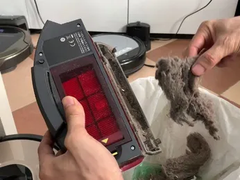 ROBOT HÚT BỤI CÓ HÚT ĐƯỢC TÓC KHÔNG? 