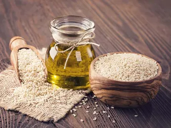 Ép dầu mè trắng và mè đen khác nhau thế nào?