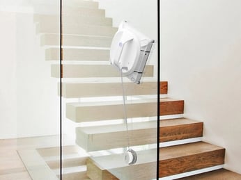 Robot lau kính có lau được kính cường lực không