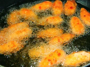 Dầu ăn nào có thể chiên, rán tốt nhất? Top 5 loại dầu ăn phù hợp cho chiên rán nhiệt độ cao