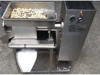 Máy ép dầu điều: Cấu tạo, nguyên lý và cách chọn mua máy ép dầu hạt điều