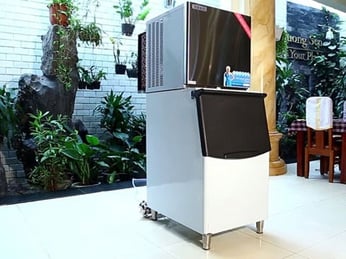 Khách Sạn 3 Sao Nên Chọn Máy Làm Đá Viên Công Suất Bao Nhiêu?