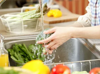 Làm thế nào để đảm bảo vệ sinh an toàn thực phẩm cho gia đình?