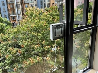 Robot Lau Kính Chung Cư Cao Tầng Có An Toàn Không? Những Điều Cần Biết