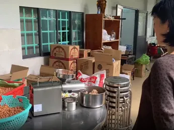 Tự ép dầu ăn nguyên chất tại nhà: Giải pháp an toàn cho sức khỏe và tiết kiệm lâu dài