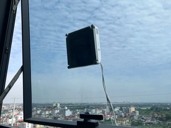 Những sai lầm phổ biến khi sử dụng robot lau kính và cách tránh để tối ưu hiệu quả