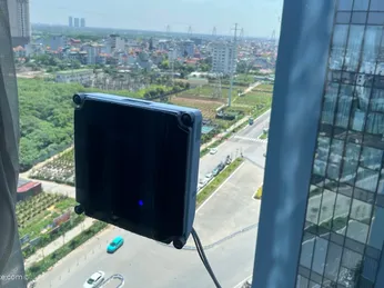 Robot lau kính thông minh và vai trò của tự động hóa trong không gian sống hiện đại