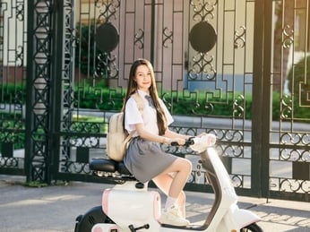 Mua xe điện cho học sinh trước khai giảng bao lâu là hợp lý?