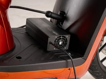 Sạc Xe Đạp Điện Nhiều Có Sao Không? Cách Sạc Đúng Để Kéo Dài Tuổi Thọ Pin