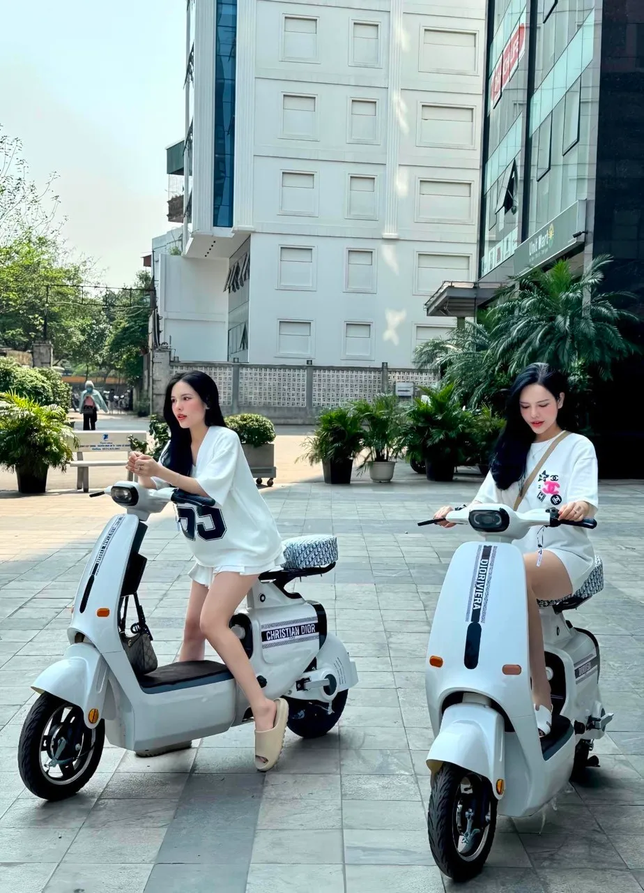 Cuộc Sống Trong Chiếc Smart Fortwo: Hành Trình Nghỉ Hưu Của Bà Kai