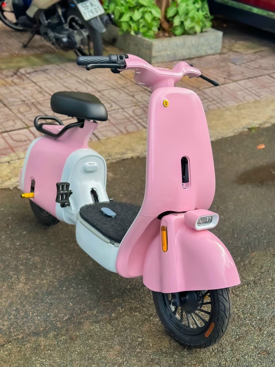 Top 5 xe đạp điện màu hồng đẹp nhất và đáng mua nhất hiện nay Top 5 xe đạp điện màu hồng đẹp nhất và đáng mua nhất hiện nay