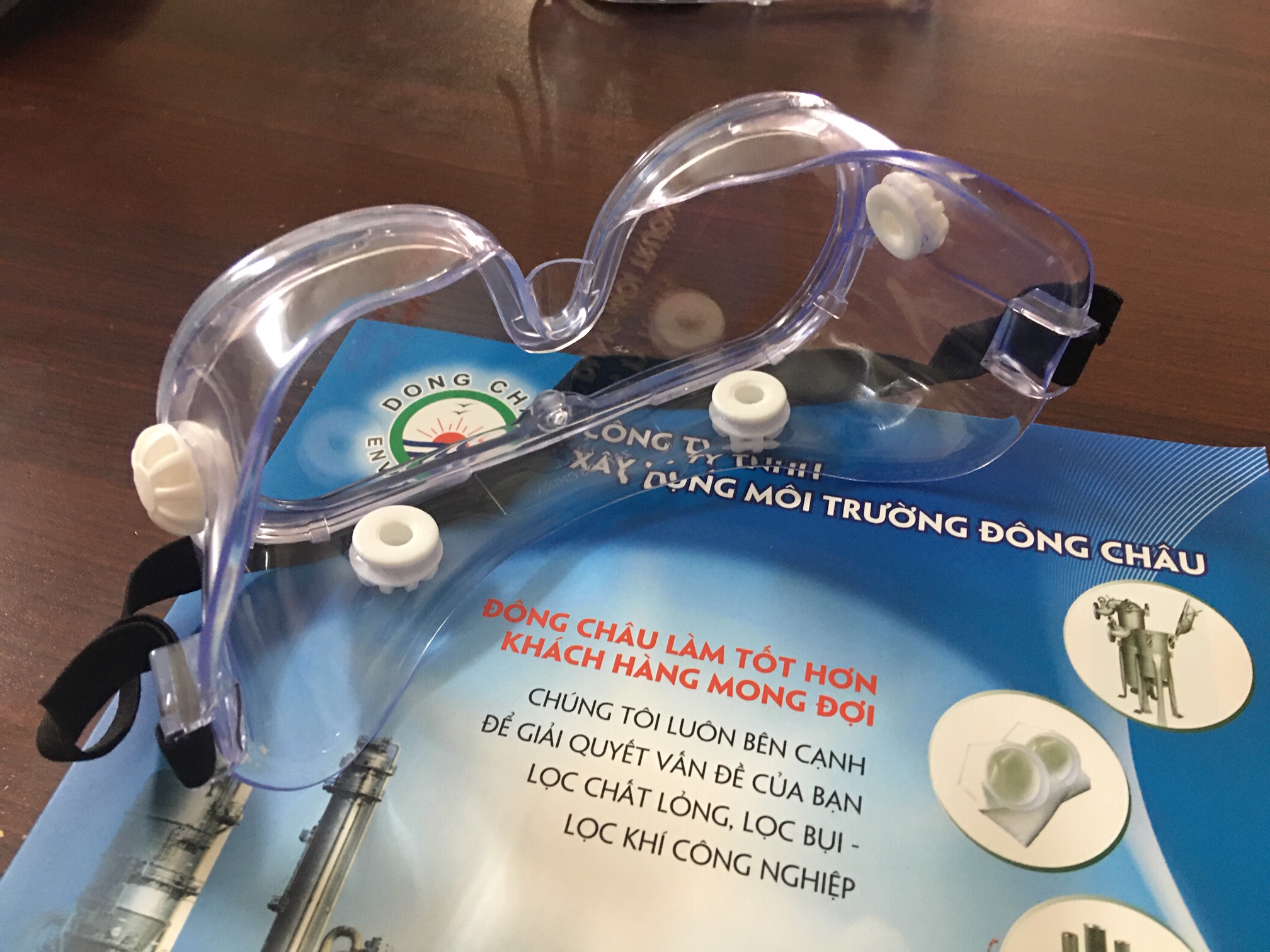 Kính trùm kín mắt chống hóa chất 3M 334-40660