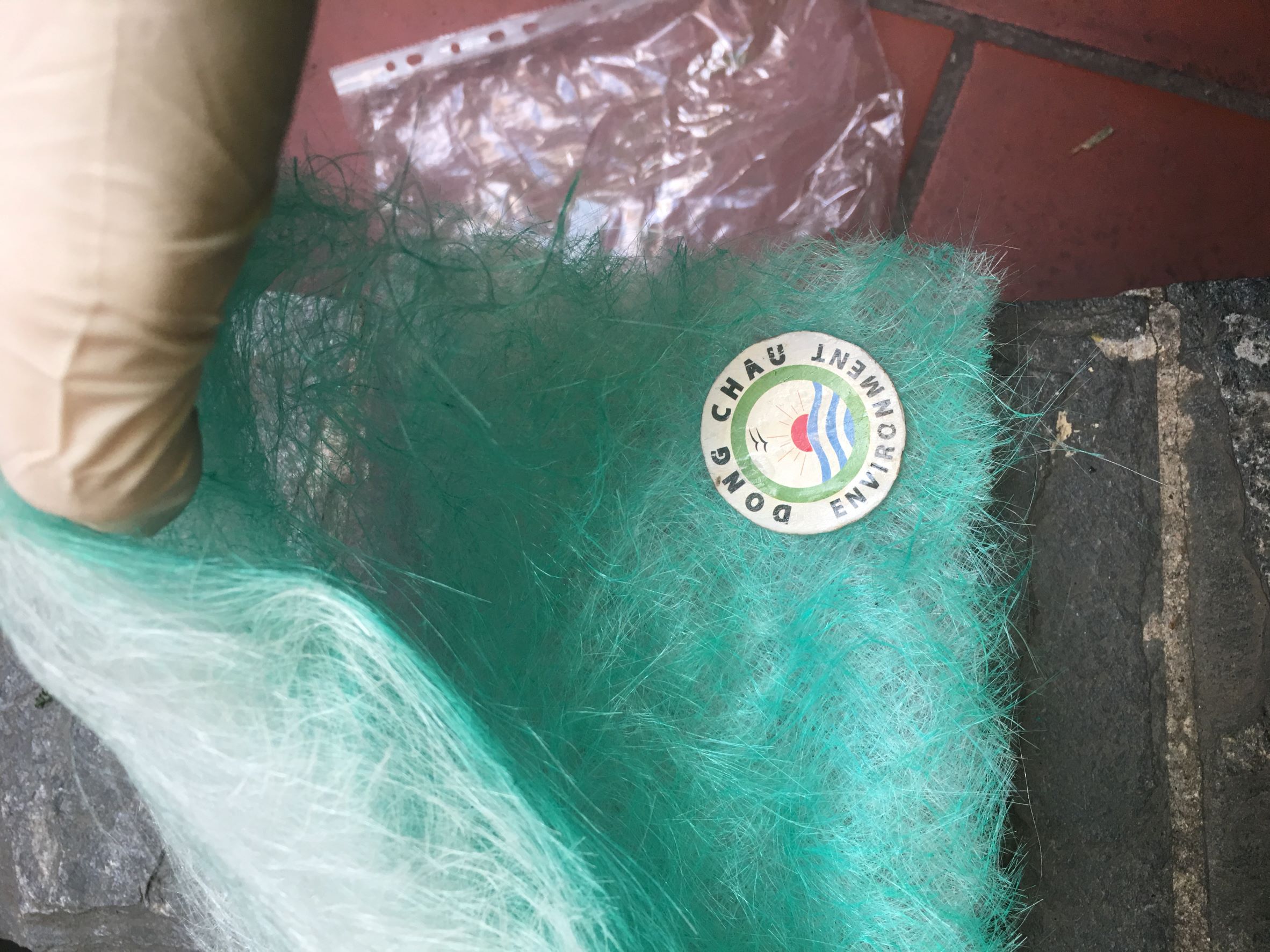 Bông lọc bụi sợi thủy tinh để dưới sàn phòng sơn