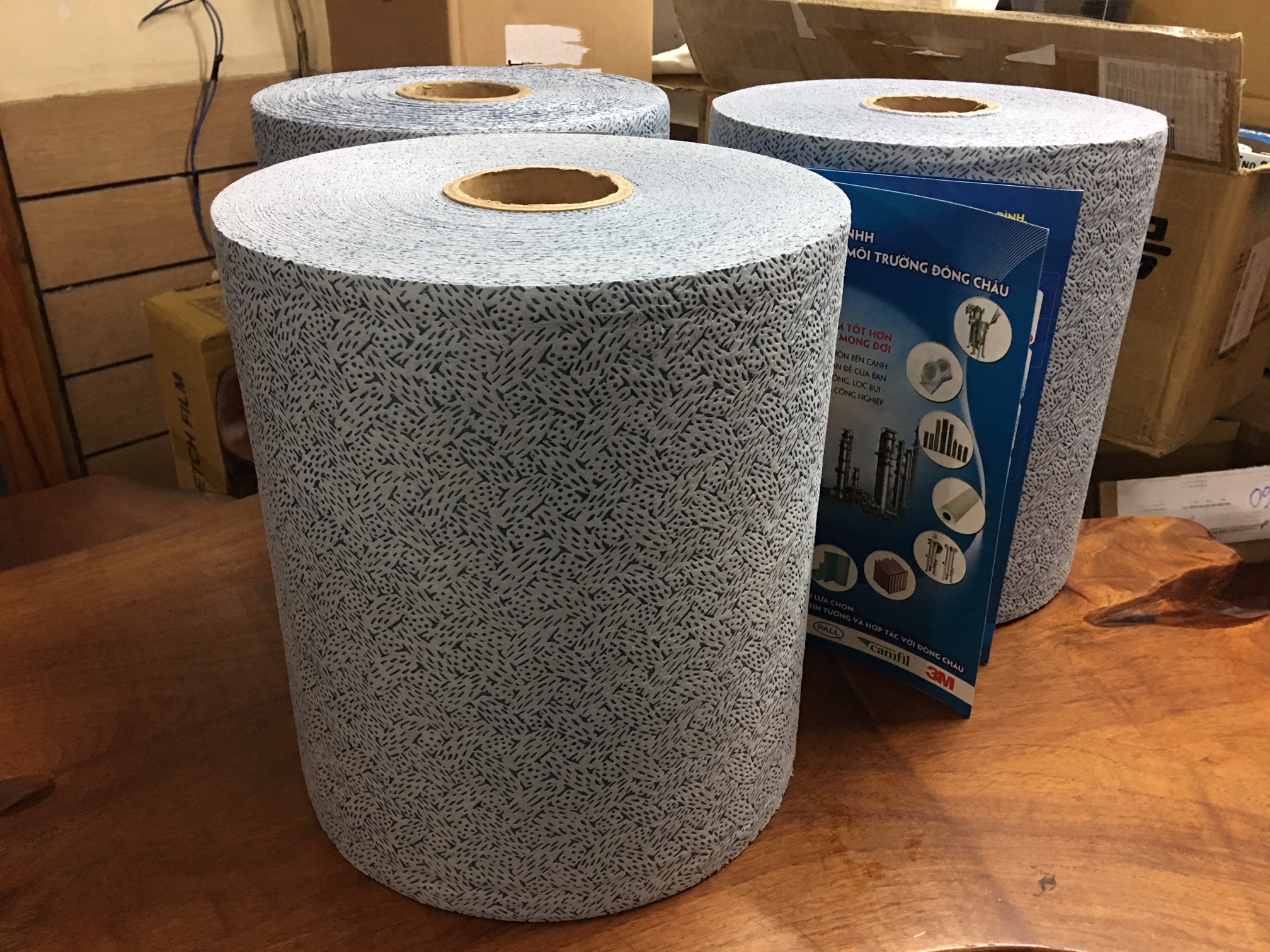 Cuộn giấy lau dầu Kimtech màu xanh 33241