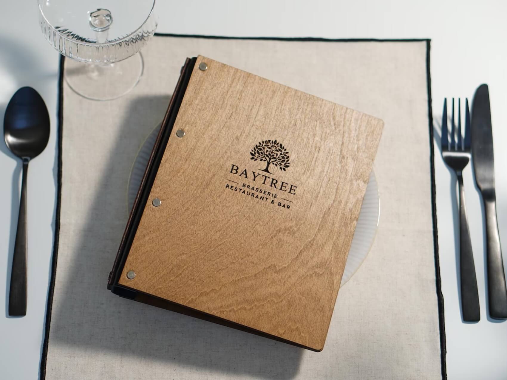 menu-bia-go làm menu bìa gỗ cho nhà hàng quán ăn