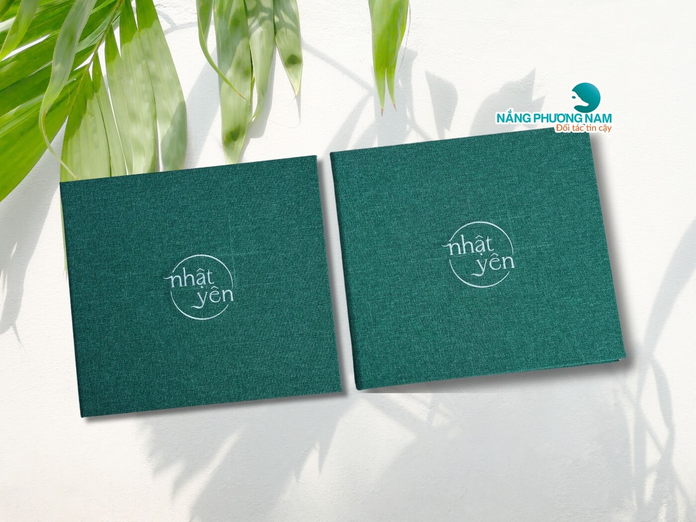 in-an-menu-bia-vai Menu vải logo thêu nổi bật