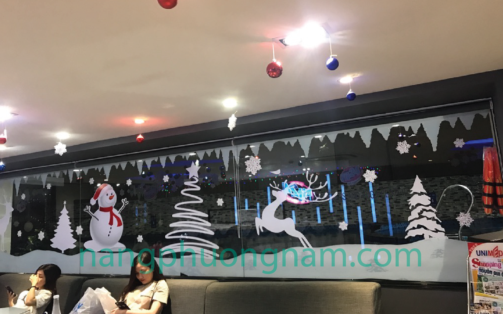 trang trí noel cửa kính trang trí noel cửa kính