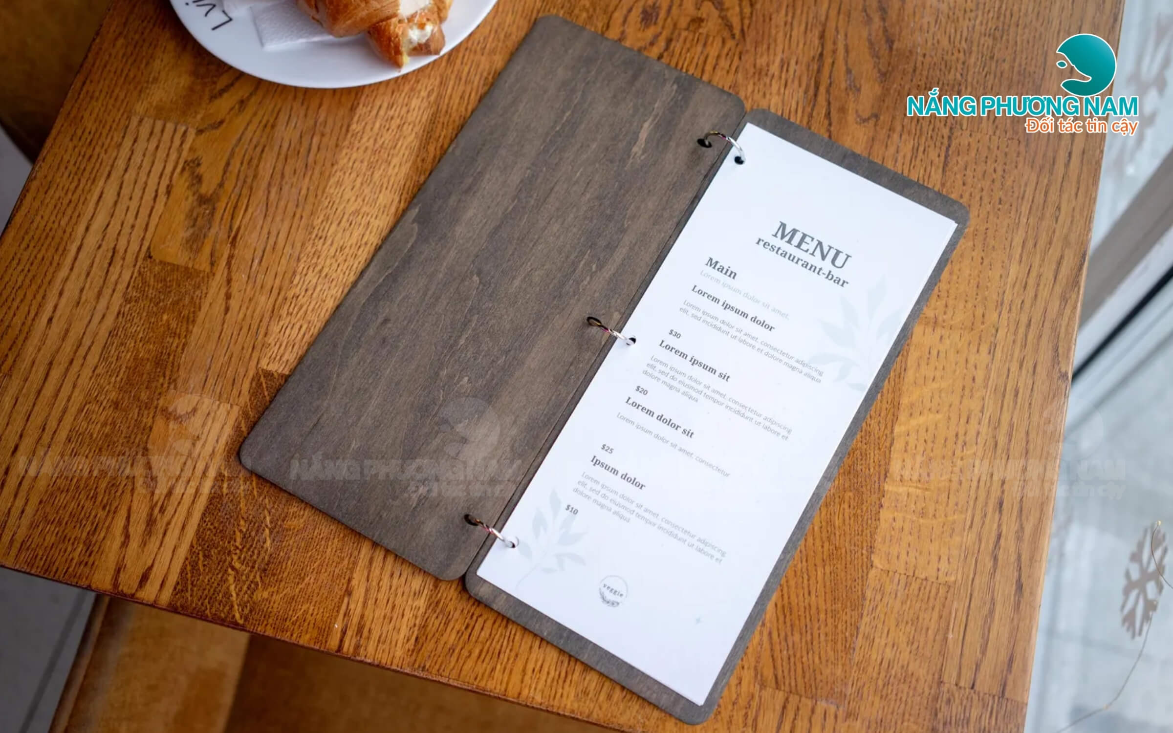 menu-bia-go-dep In ấn menu bằng bìa gỗ đẹp