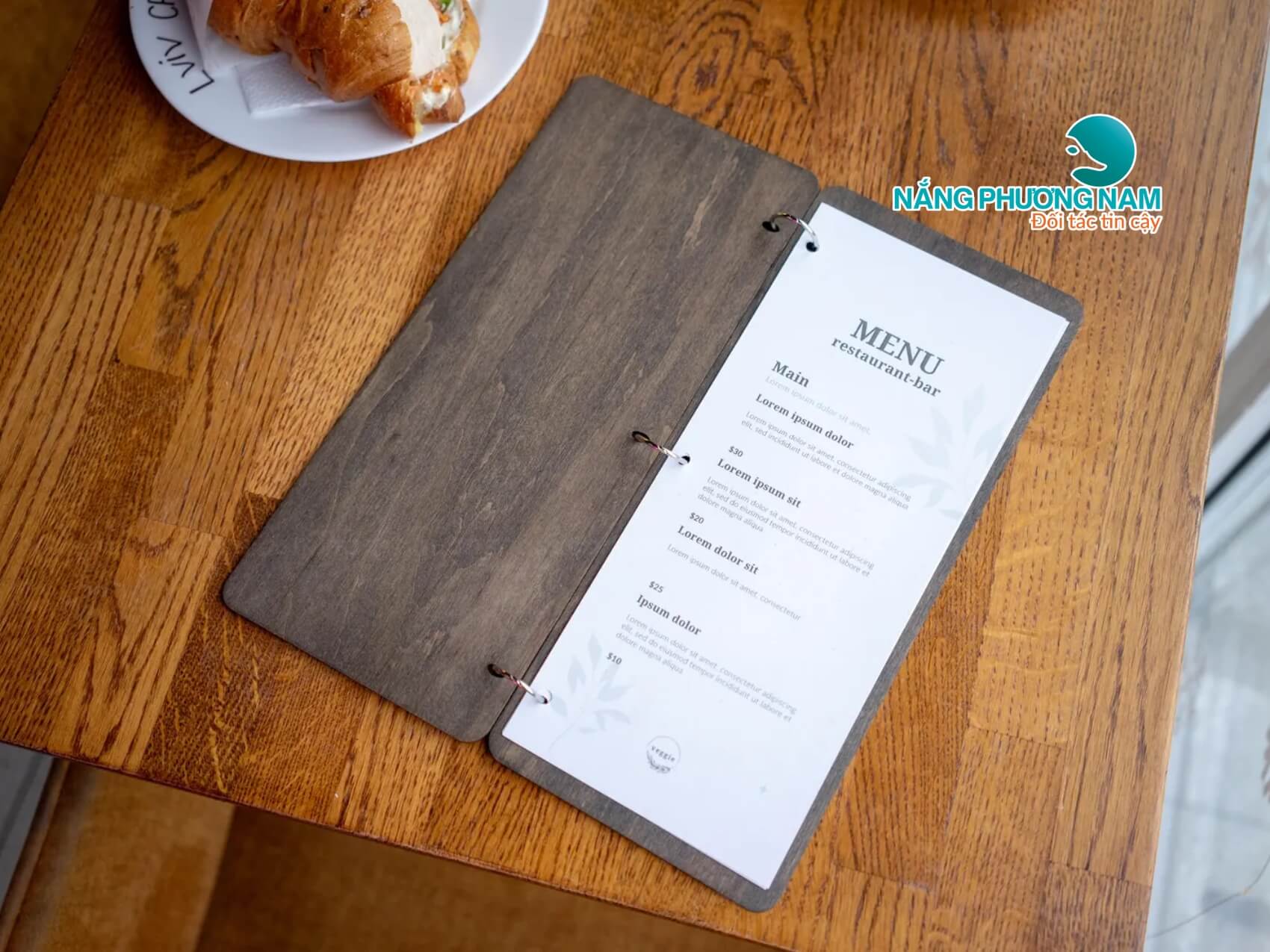 Mẫu thiết kế menu bìa còng tiện lợi