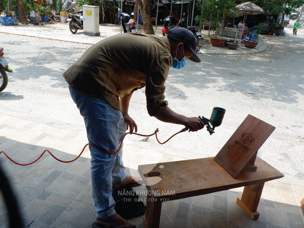 sơn bảo vệ làm menu bằng gỗ sơn bảo vệ làm menu bằng gỗ