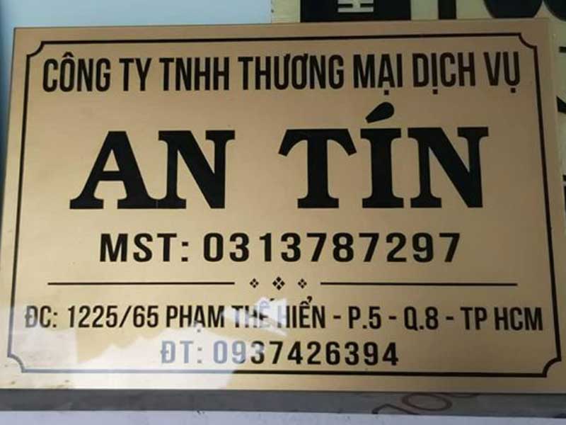 bang-hieu-cong-ty bảng hiệu bằng chất liệu mica