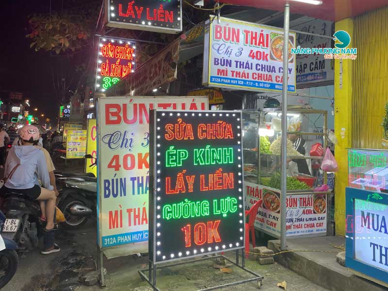 bang-hieu-dung-2-mat-dep bảng hiệu đứng 2 mặt đẹp