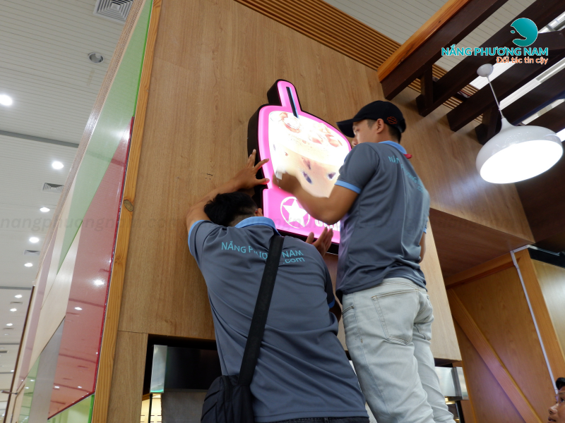 bang-hieu-hop-den-mica-chat-luong Bảng hiệu hộp đèn mica chất lượng