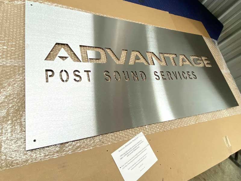 bang-hieu-inoxlaser bảng hiệu công ty bằng inox khắc laser