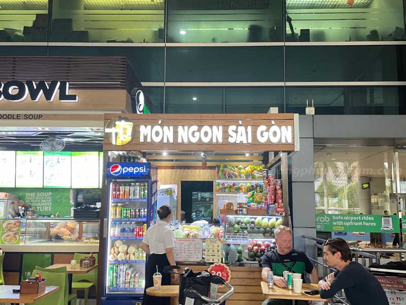 bang-hieu-nha-hang-tai-san-bay biển quảng cáo đẹp chất lượng