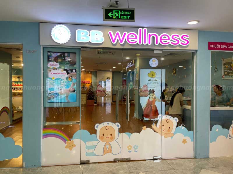 bang-hieu-tai-cac-trung-tam-thuong-mai. Mẫu bảng hiệu quảng cáo đẹp