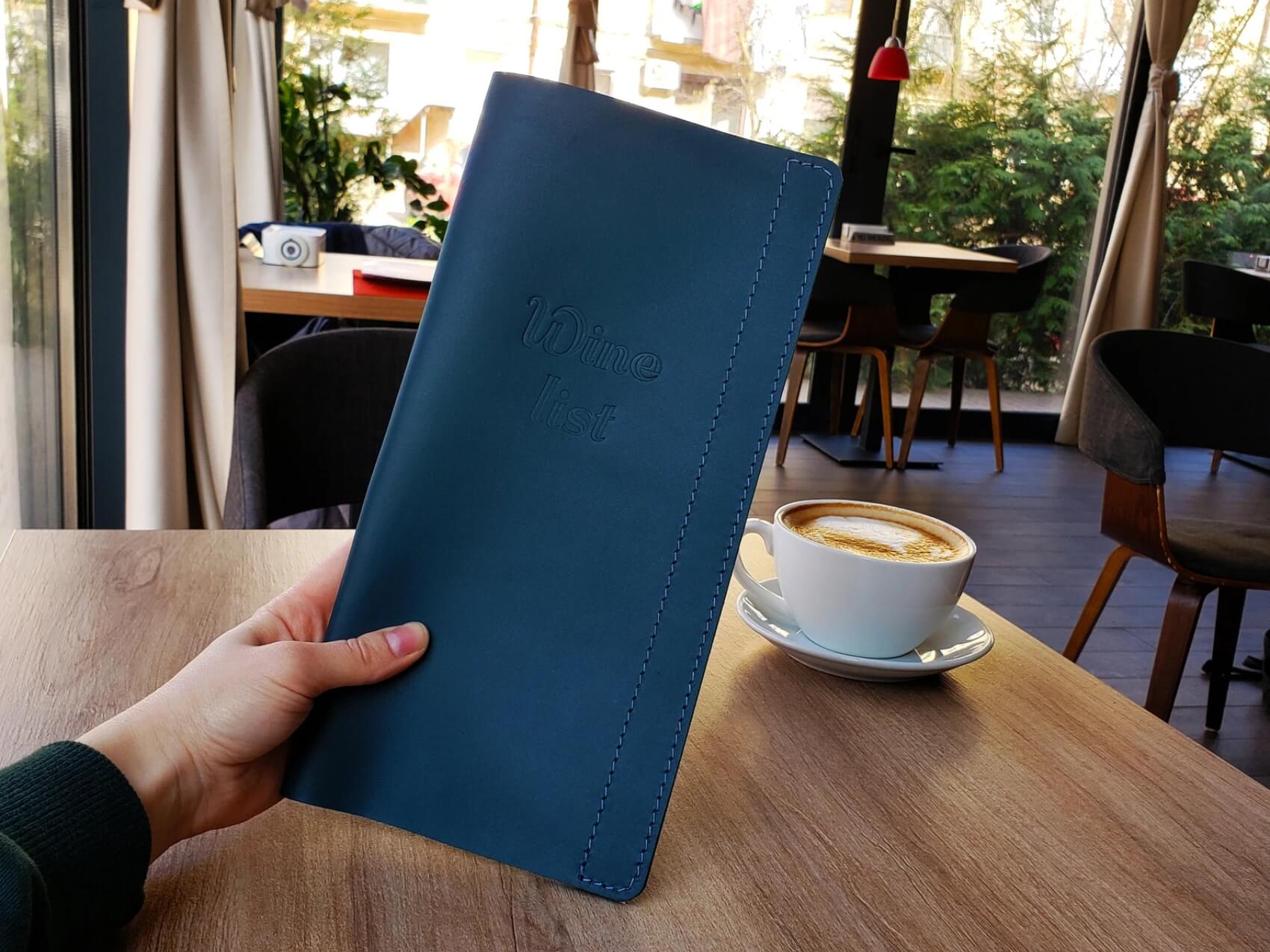 bia-menu-da-cho-quan-cafe-sang-trong thiết kế menu cho quán cafe sang trọng