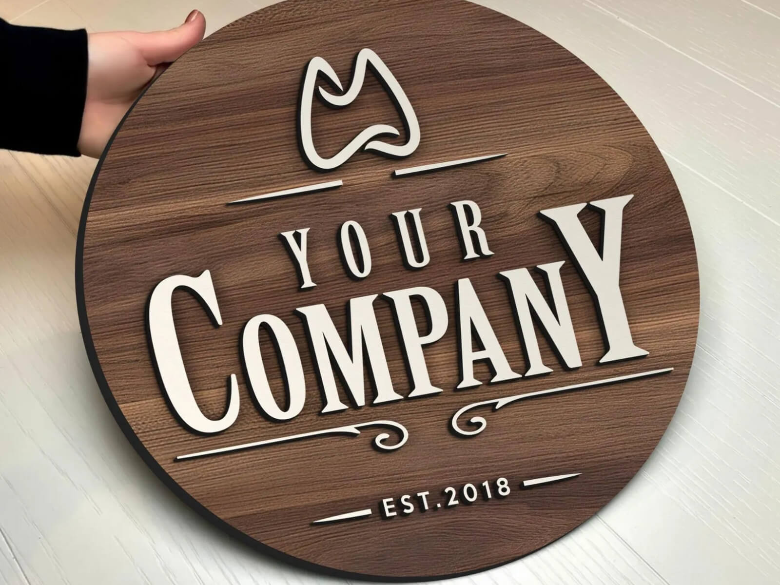 bien-vay-bang-go-noi-bat Bảng hiệu tròn bằng gỗ