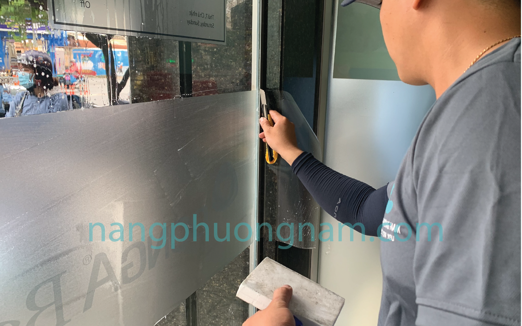 cách dán decal kính - cắt tỉa cho đẹp cách dán decal kính - cắt tỉa cho đẹp