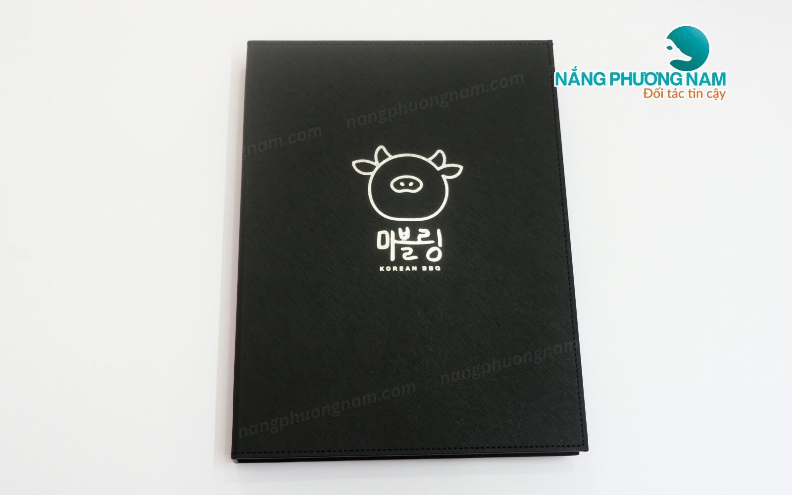 cuon-menu-nha-hang-han-quoc Xưởng in menu uy tín, chuyên nghiệp tại Nắng Phương Nam