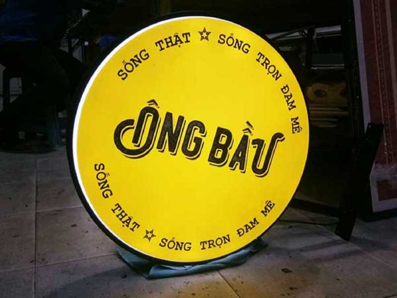 hop-den-cafe-ongbau Biển hiệu cafe Ông Bầu