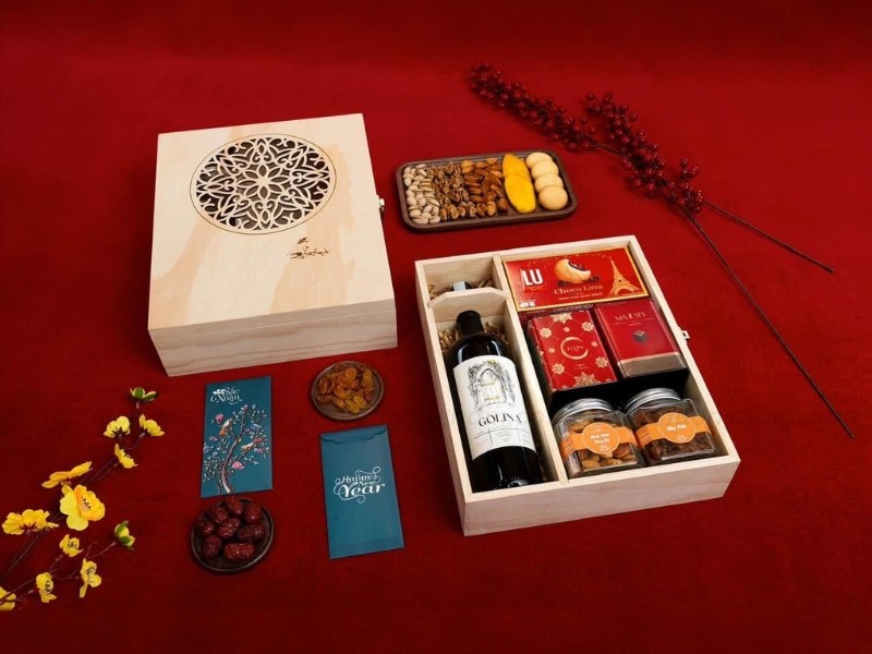 in-an-hop-qua-tet Hộp quà tết hình vuông truyền thống