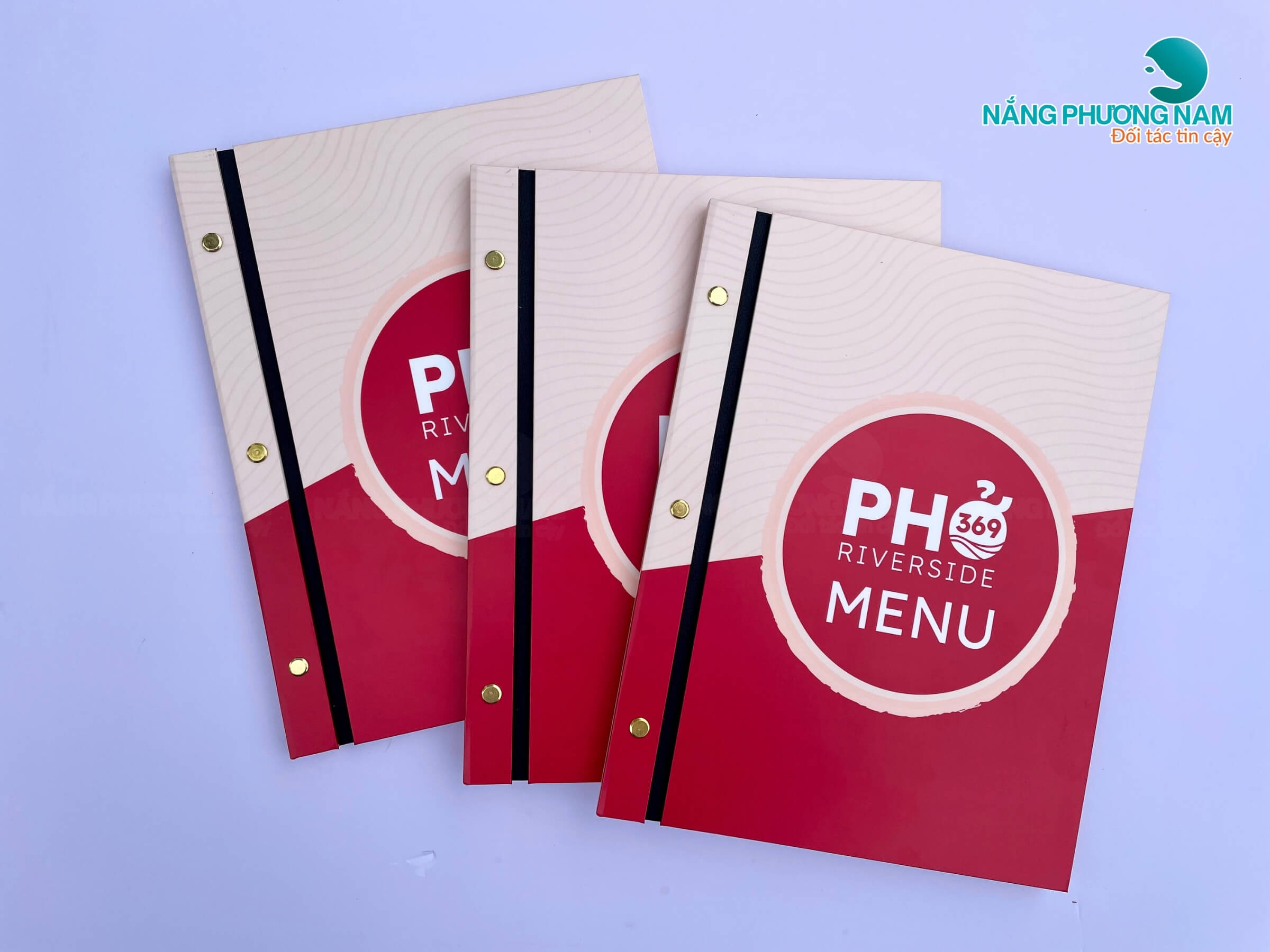 in-menu-bia-cung-go-mdf In menu bìa cứng nhà hàng Phở
