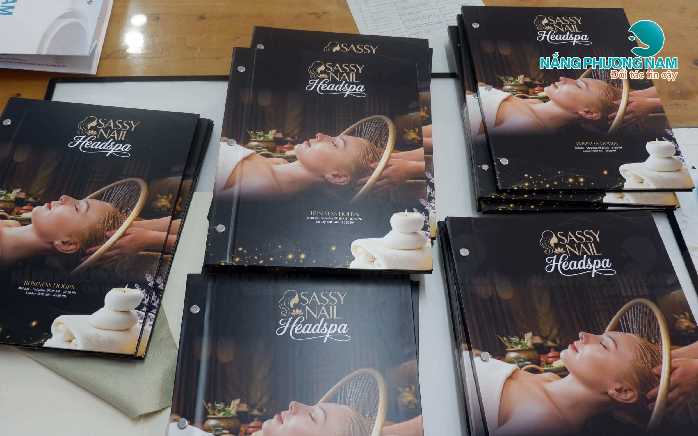 in-menu-bia-cung-kho-a4-dep Mẫu menu bằng bìa cứng cho spa làm đẹp