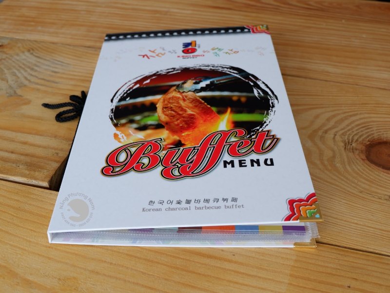 mau-menu-bia-cung-gay-buoc-day mẫu menu bìa cứng gáy buộc dây