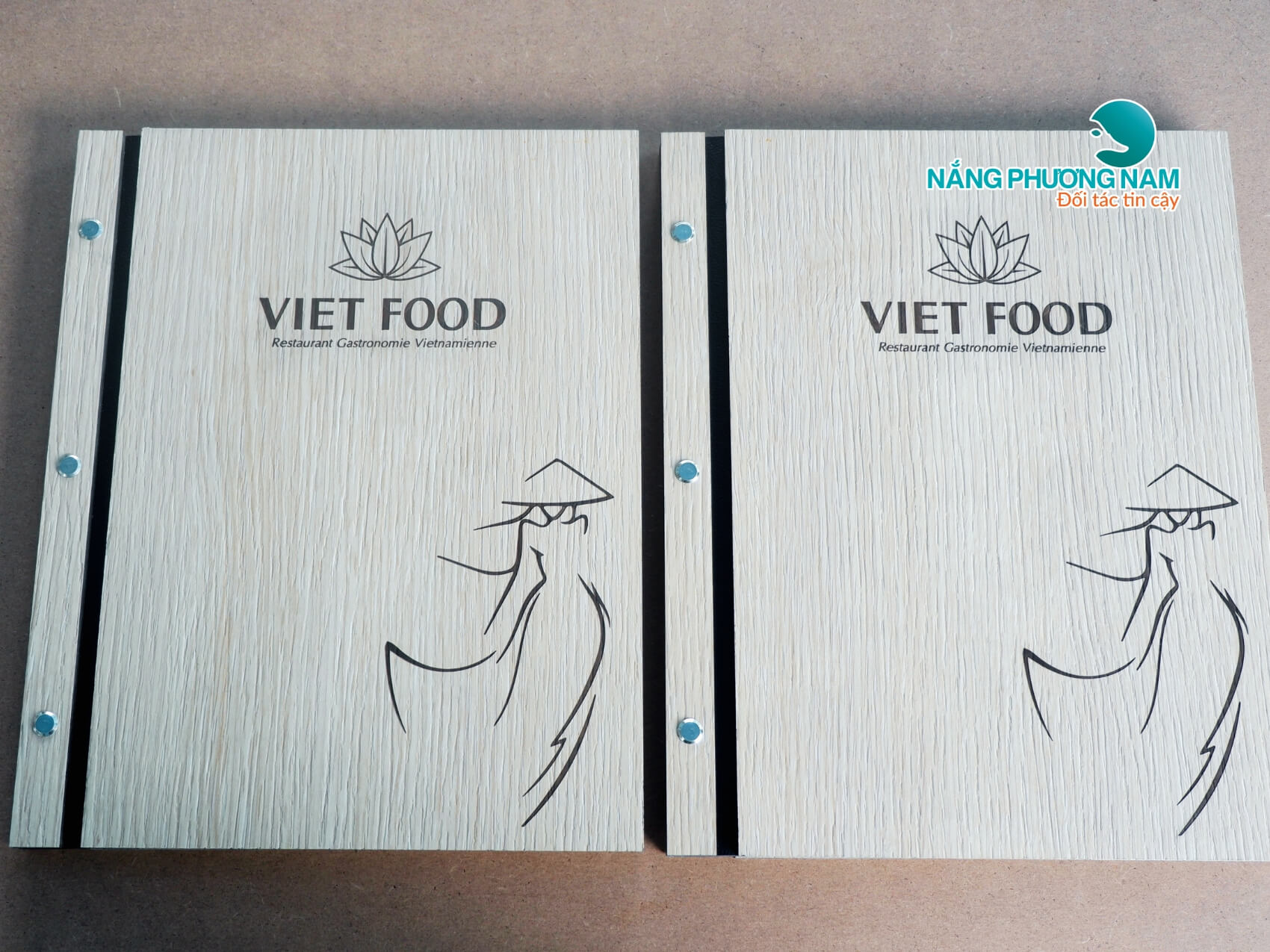 mau-menu-bia-go mẫu menu bìa gỗ