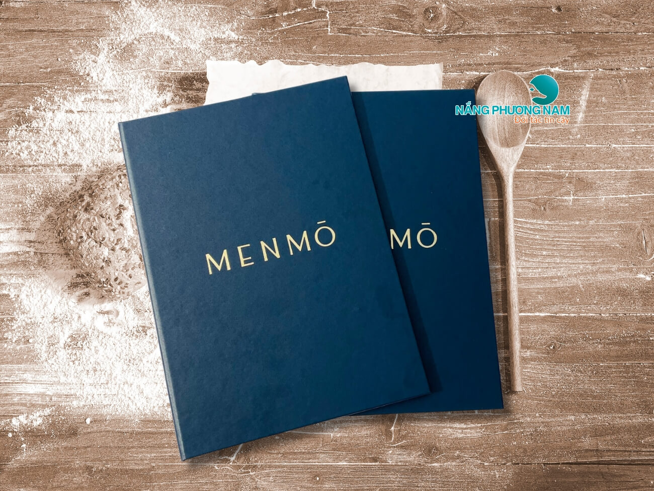 mau-menu-da-ep-kim-dep Làm menu nhà hàng bằng bìa da đẹp