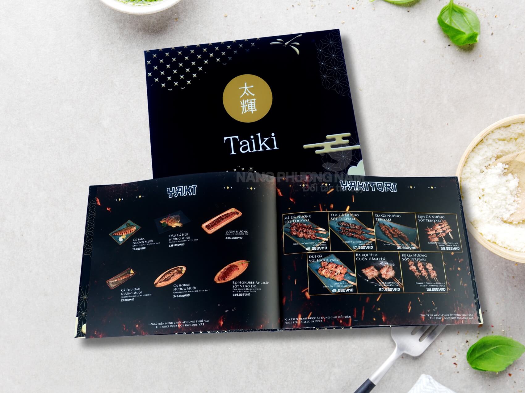 mau-menu-dang-cuon-dep mẫu menu bìa cứng dạng cuốn