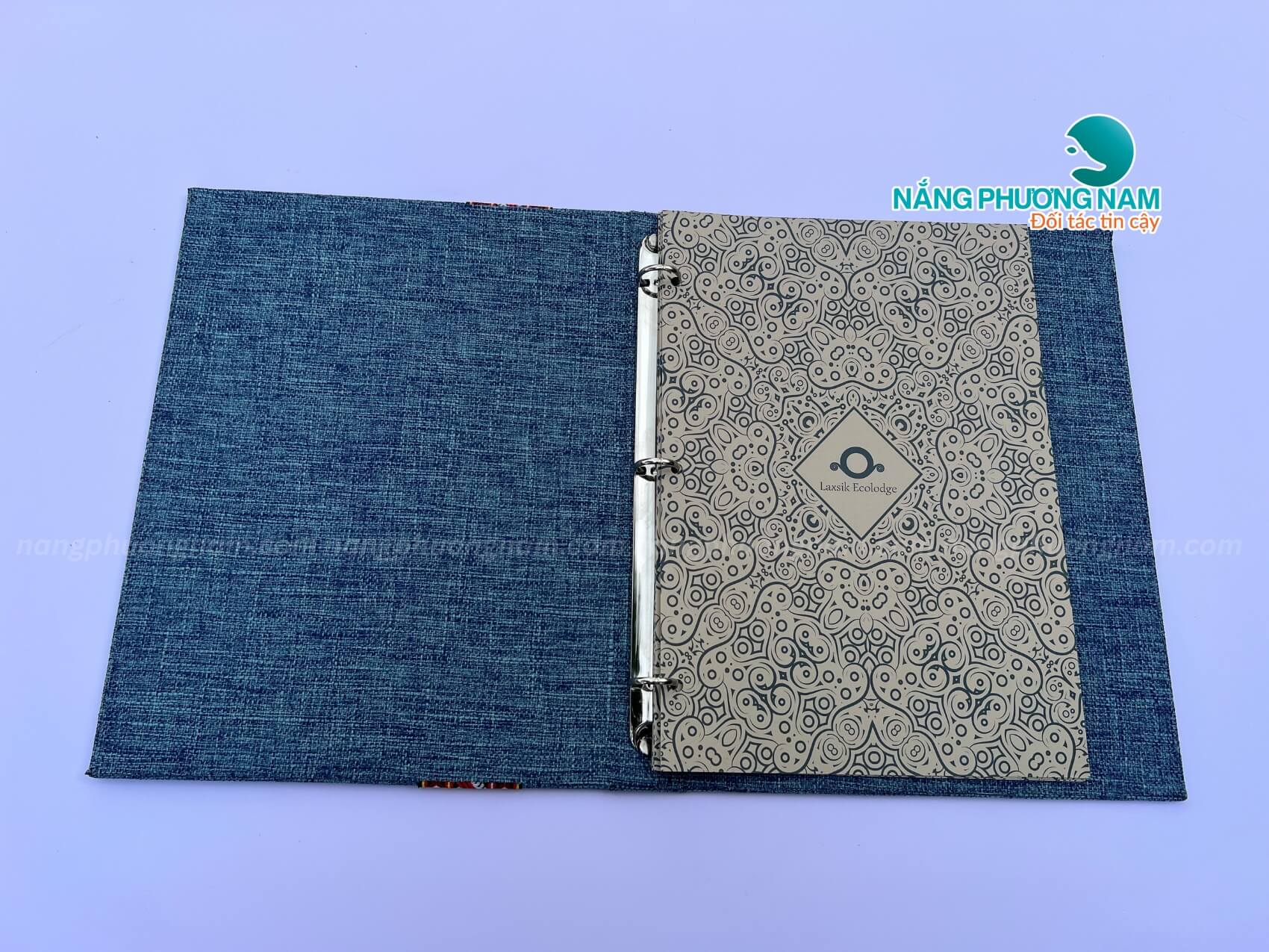 mau-menu-gay-cong-a4-bia-vai Mẫu menu bìa vải cho nhà hàng Tây Bắc