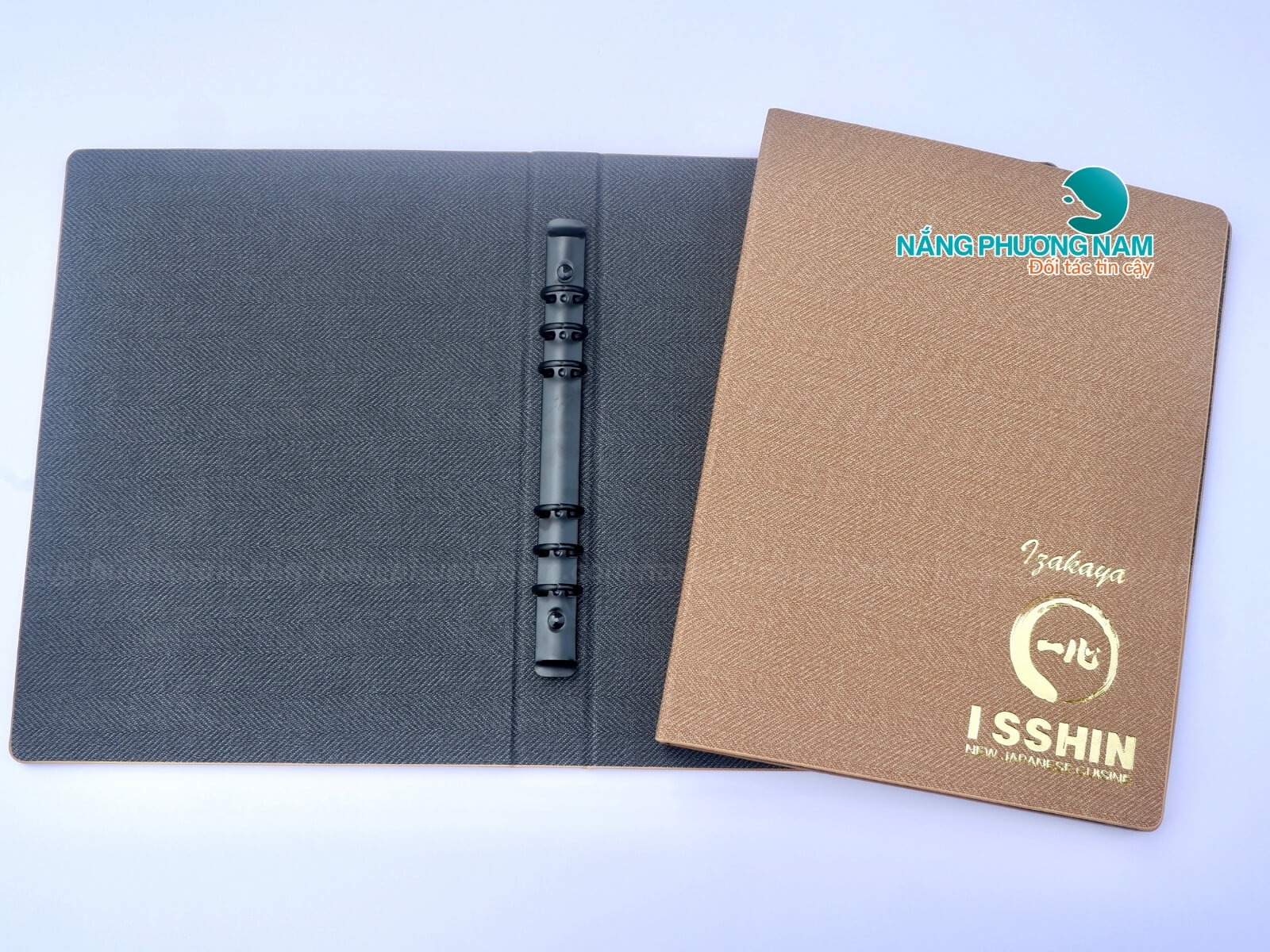 mẫu thiết kế menu gáy còng đẹp