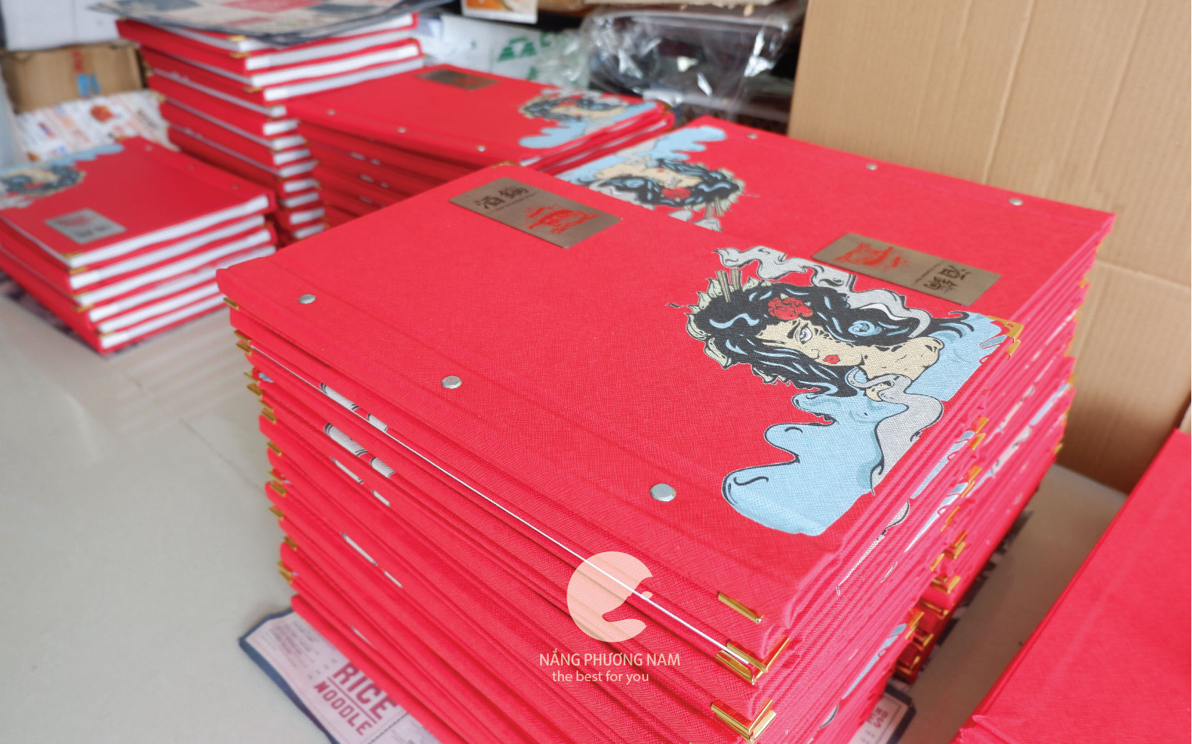 Mẫu in menu bìa da đẹp và ấn tượng cho nhà hàng Mẫu in menu bìa da đẹp và ấn tượng cho nhà hàng