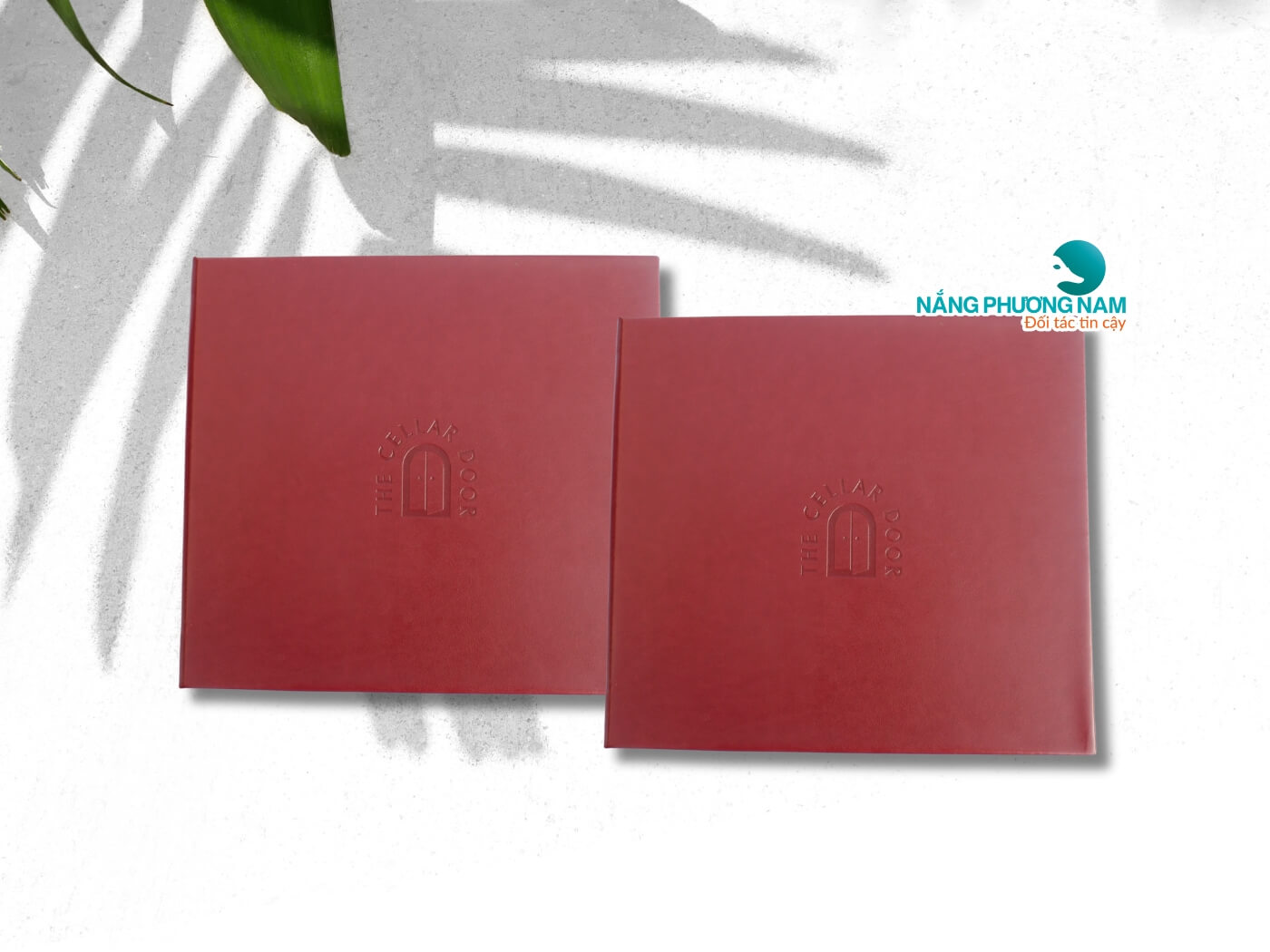 menu-bia-da-dap-chim Thiết kế menu da logo dập chìm nổi bật